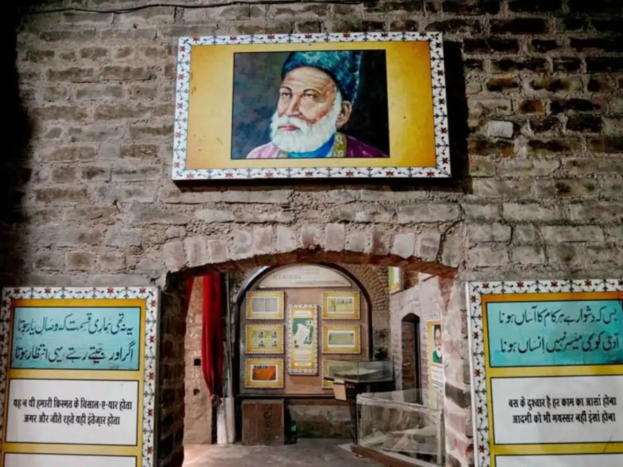 galib was the great indian urdu poet