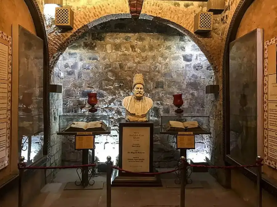 galib was the great indian urdu poet