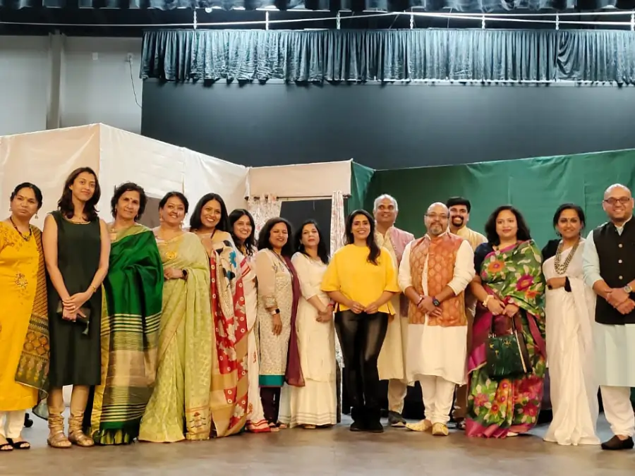 sonali kulkarni theater experience in america