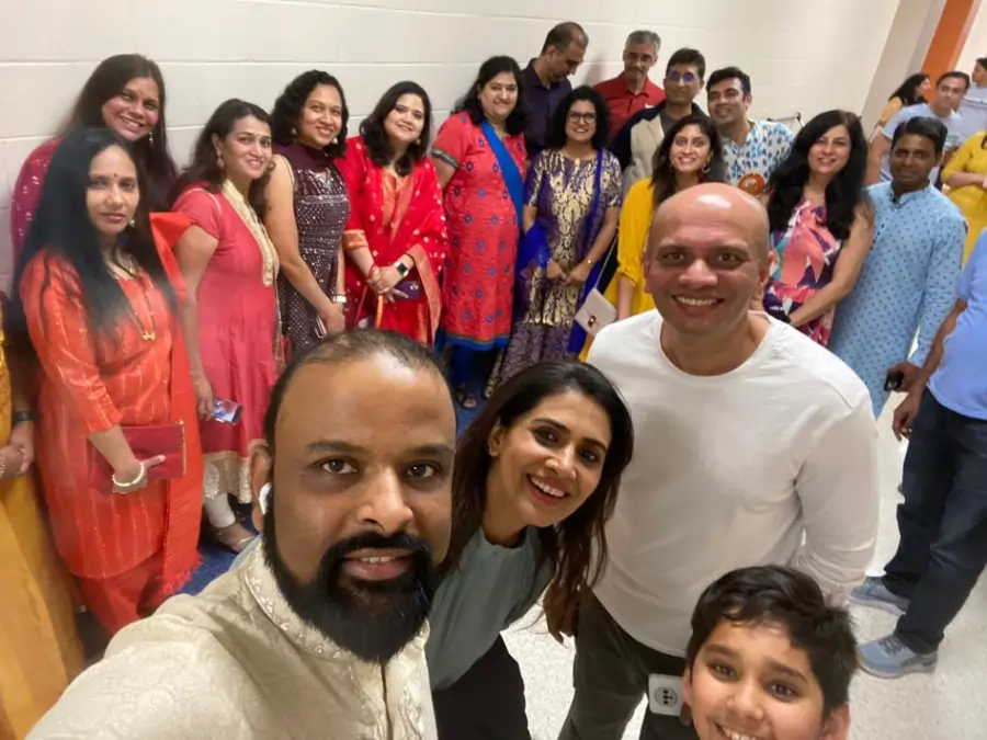 sonali kulkarni theater experience in america