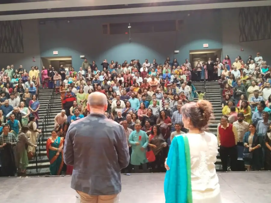 sonali kulkarni theater experience in america